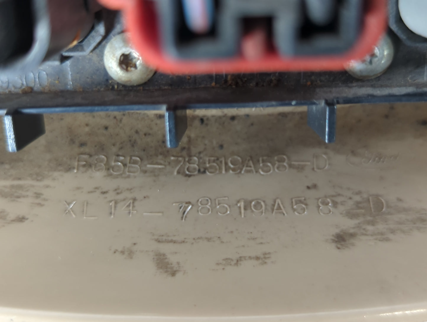 2002 Ford Expedition Overhead Roof Console - Oemusedautoparts1.com