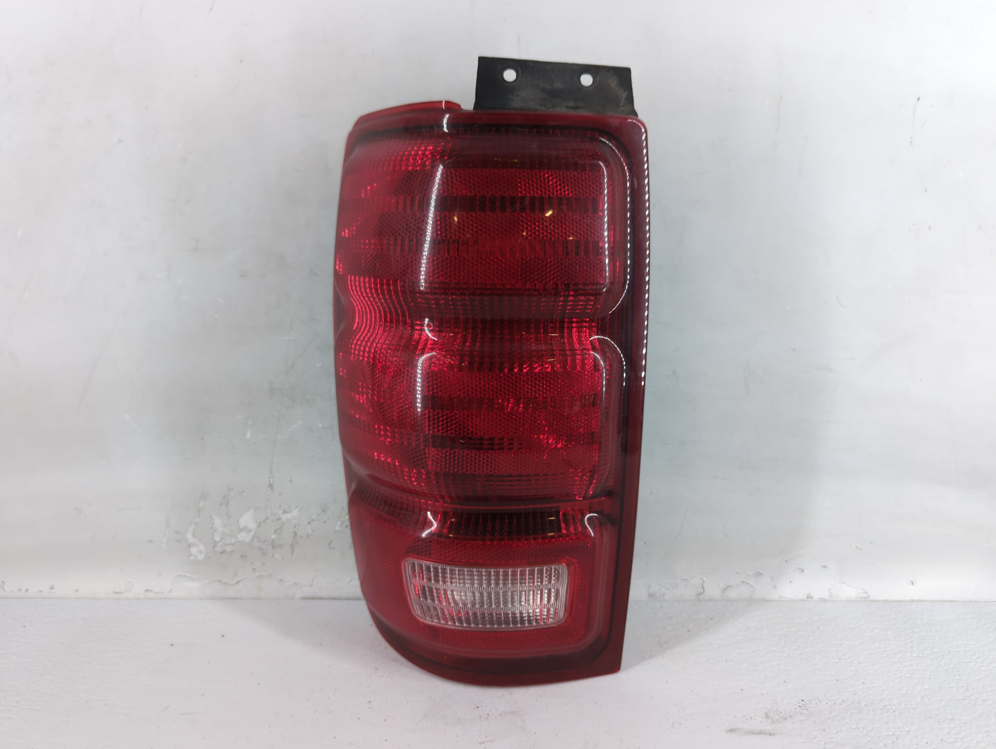 1997-2002 Ford Expedition Tail Light Assembly Driver Left OEM P/N:1L1X-13B505-A Fits Fits 1997 1998 1999 2000 2001 2002 OEM 