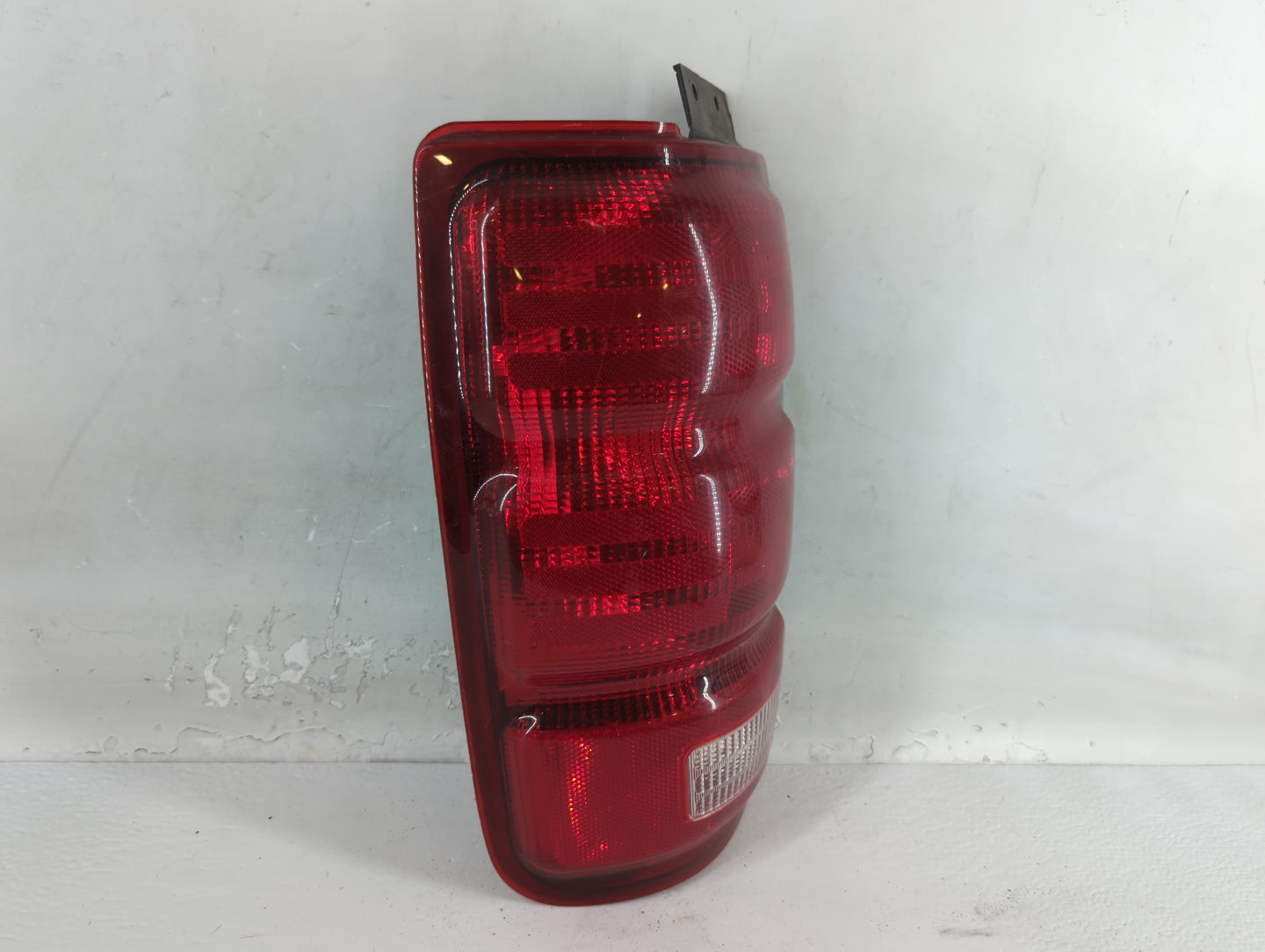 1997-2002 Ford Expedition Tail Light Assembly Driver Left OEM P/N:1L1X-13B505-A Fits Fits 1997 1998 1999 2000 2001 2002 OEM 