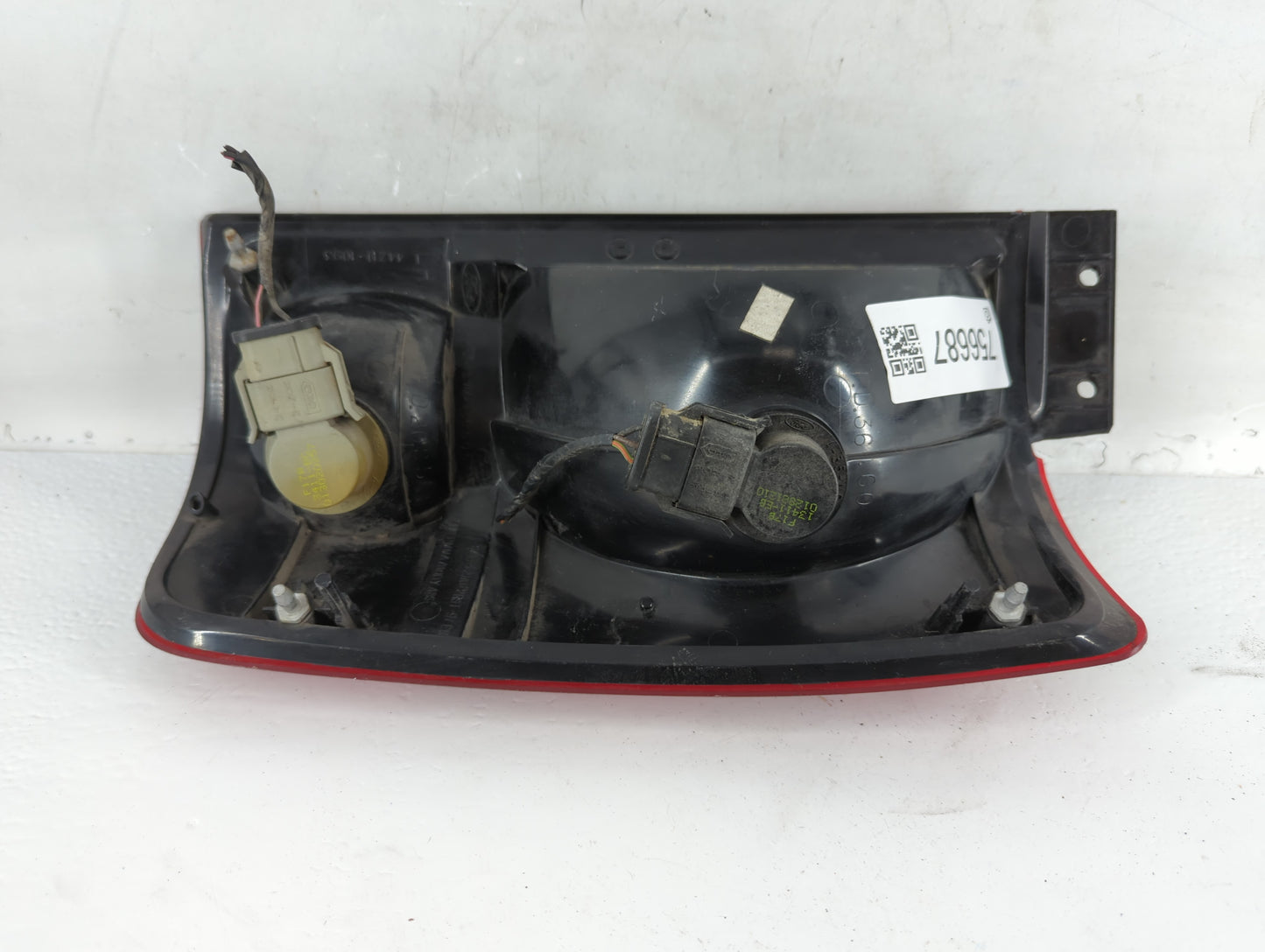 1997-2002 Ford Expedition Tail Light Assembly Driver Left OEM P/N:1L1X-13B505-A Fits Fits 1997 1998 1999 2000 2001 2002 OEM 
