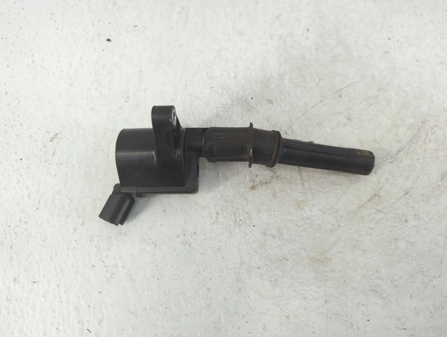 2001-2004 Ford Expedition Ignition Coil Igniter Pack - Oemusedautoparts1.com