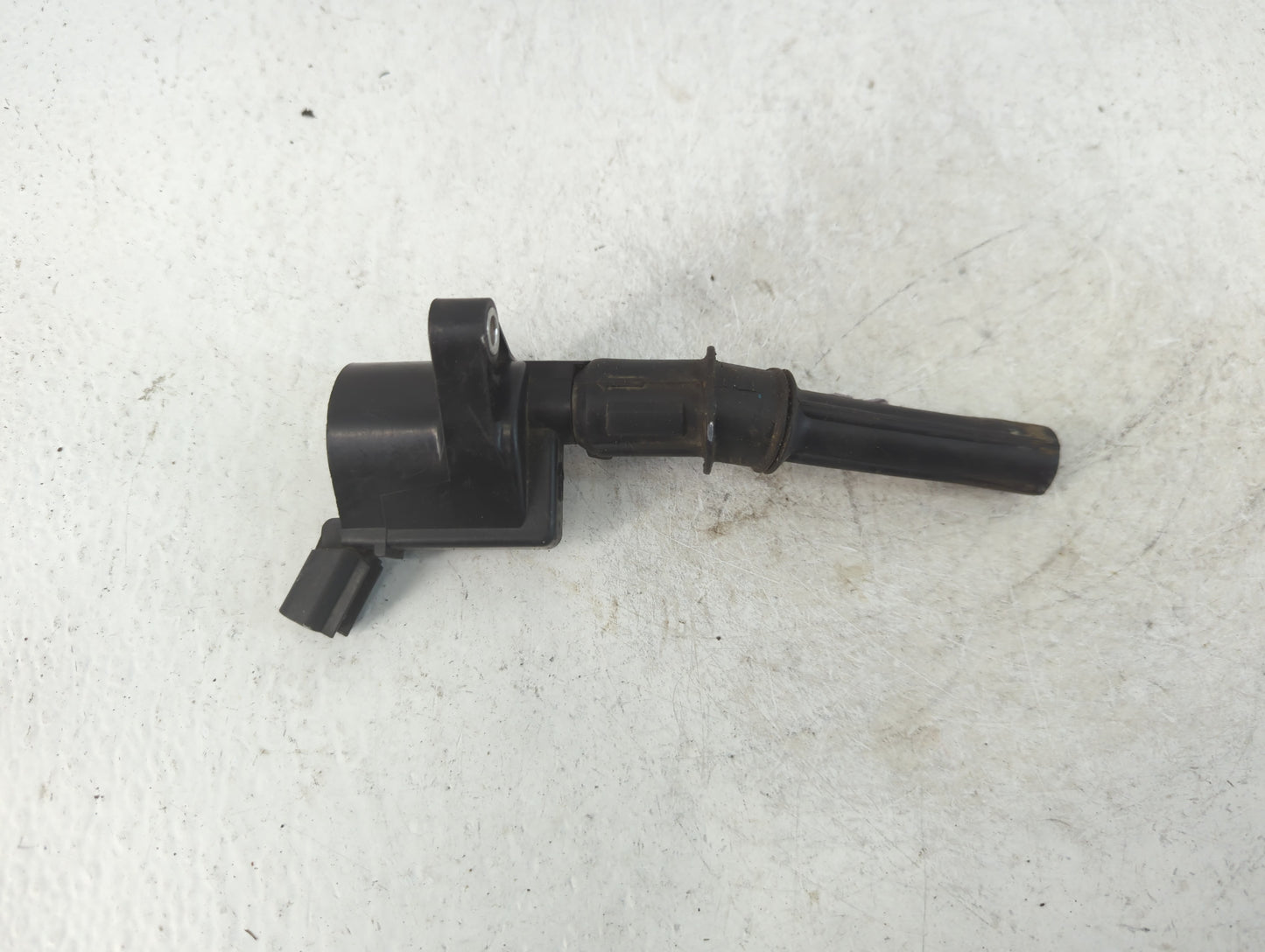 2001-2004 Ford Expedition Ignition Coil Igniter Pack - Oemusedautoparts1.com