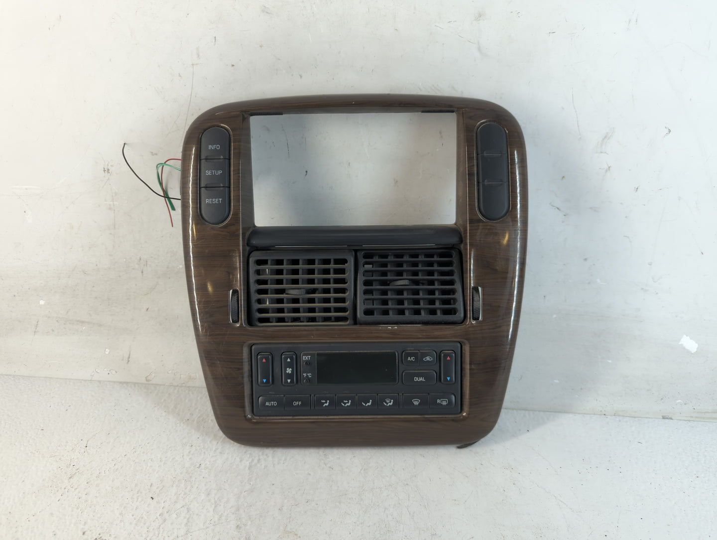 2001-2002 Ford Explorer Radio AM FM Cd Player Receiver Replacement P/N:1L2X 7804302 EF Fits Fits 2001 2002 OEM Used Auto Par