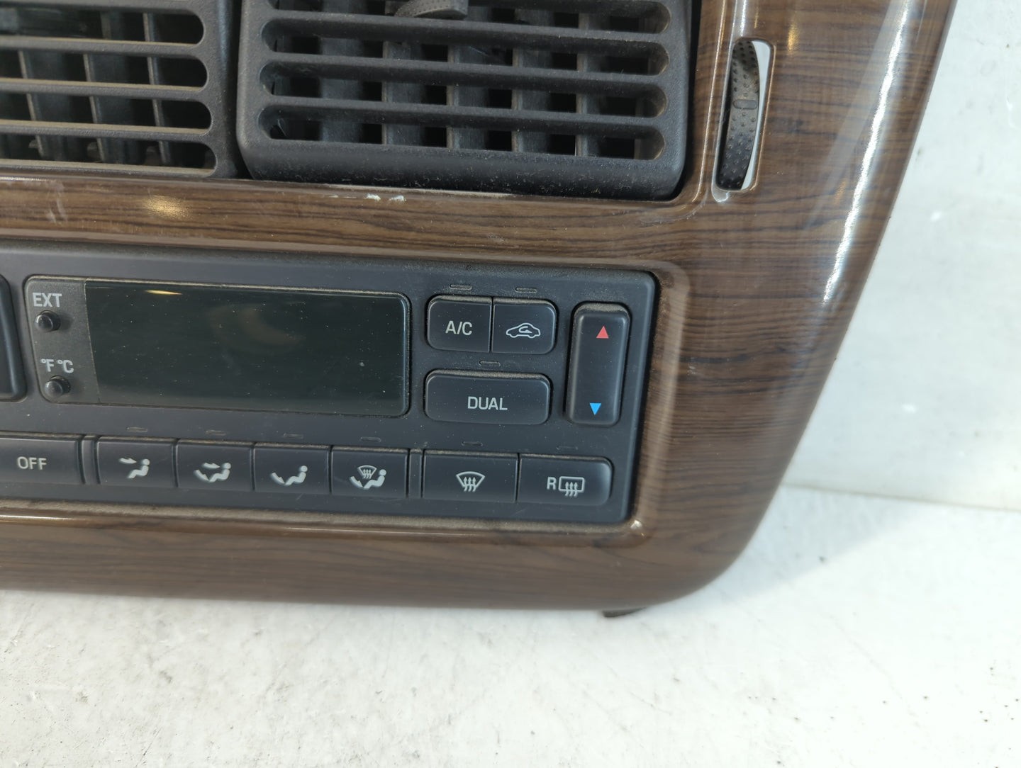2001-2002 Ford Explorer Radio AM FM Cd Player Receiver Replacement P/N:1L2X 7804302 EF Fits Fits 2001 2002 OEM Used Auto Par