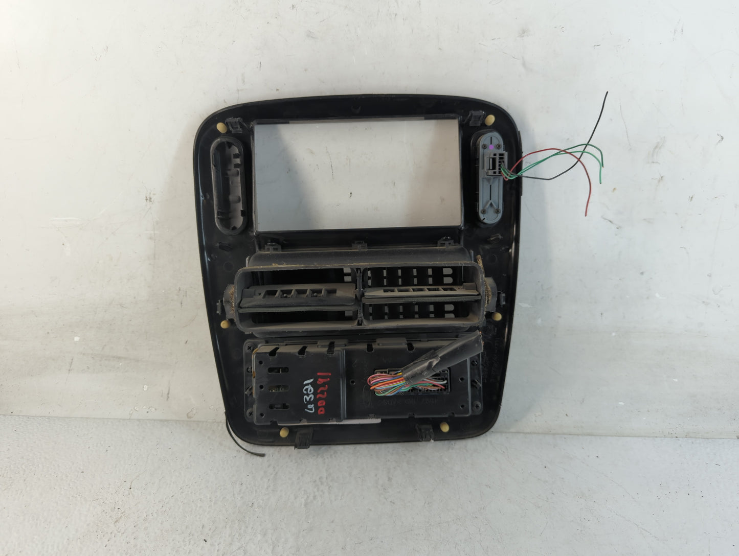 2001-2002 Ford Explorer Radio AM FM Cd Player Receiver Replacement P/N:1L2X 7804302 EF Fits Fits 2001 2002 OEM Used Auto Par
