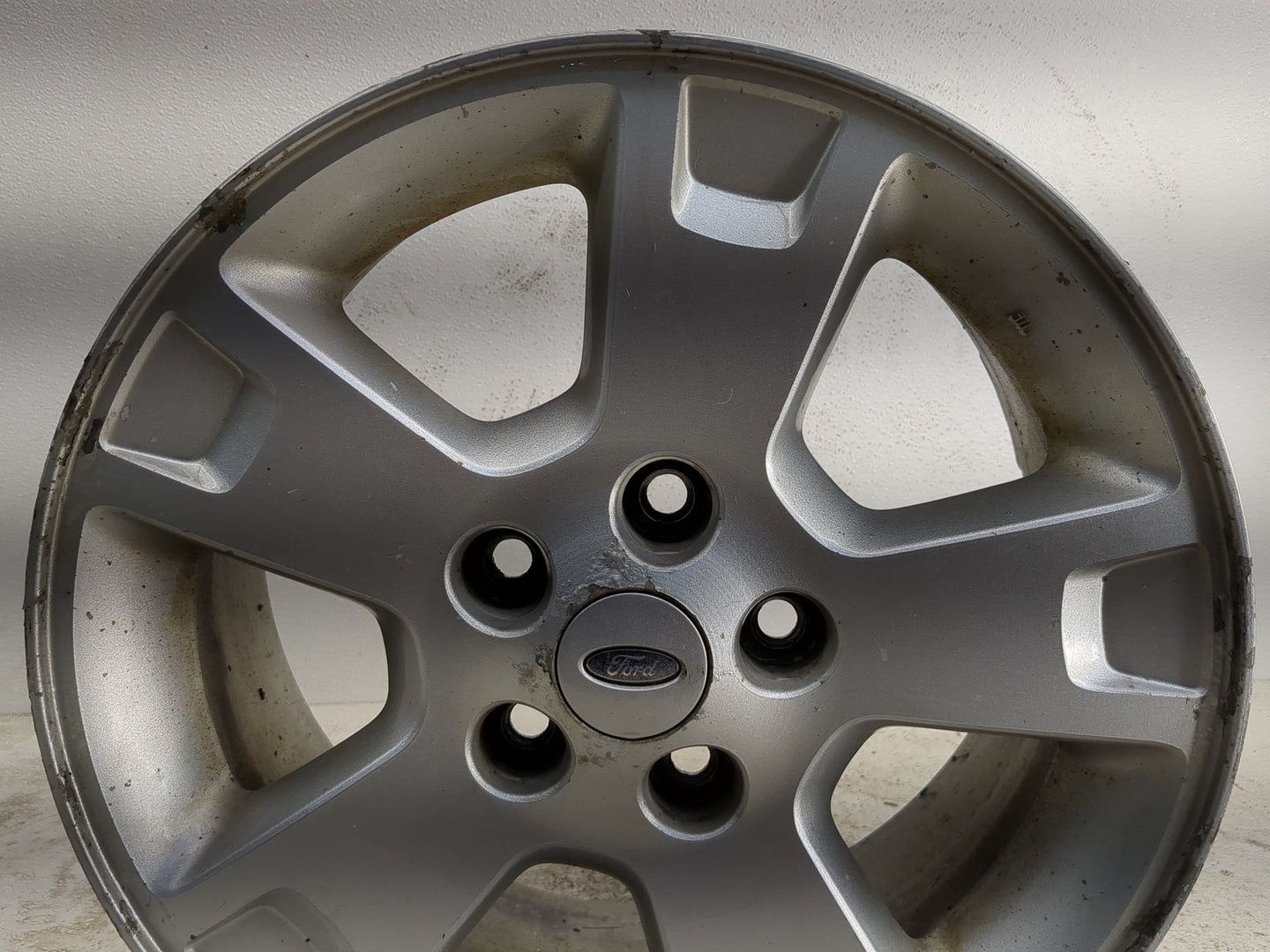 2002-2004 Ford Explorer Oem Wheel Rim - Oemusedautoparts1.com