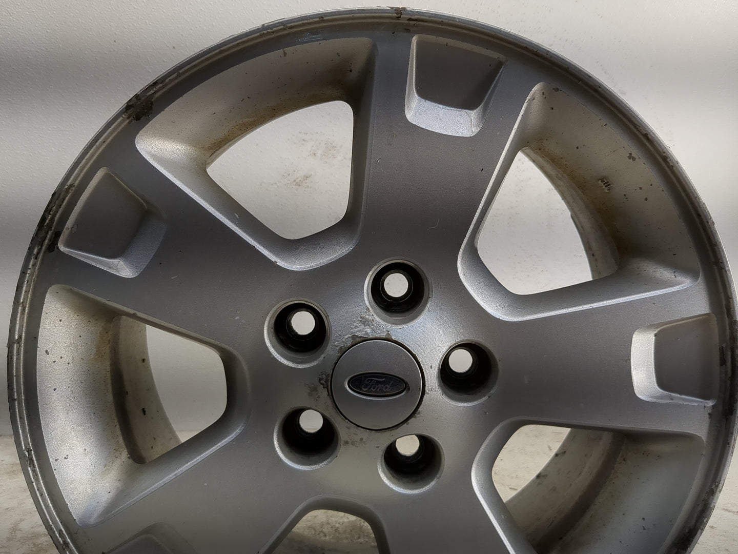 2002-2004 Ford Explorer Oem Wheel Rim - Oemusedautoparts1.com