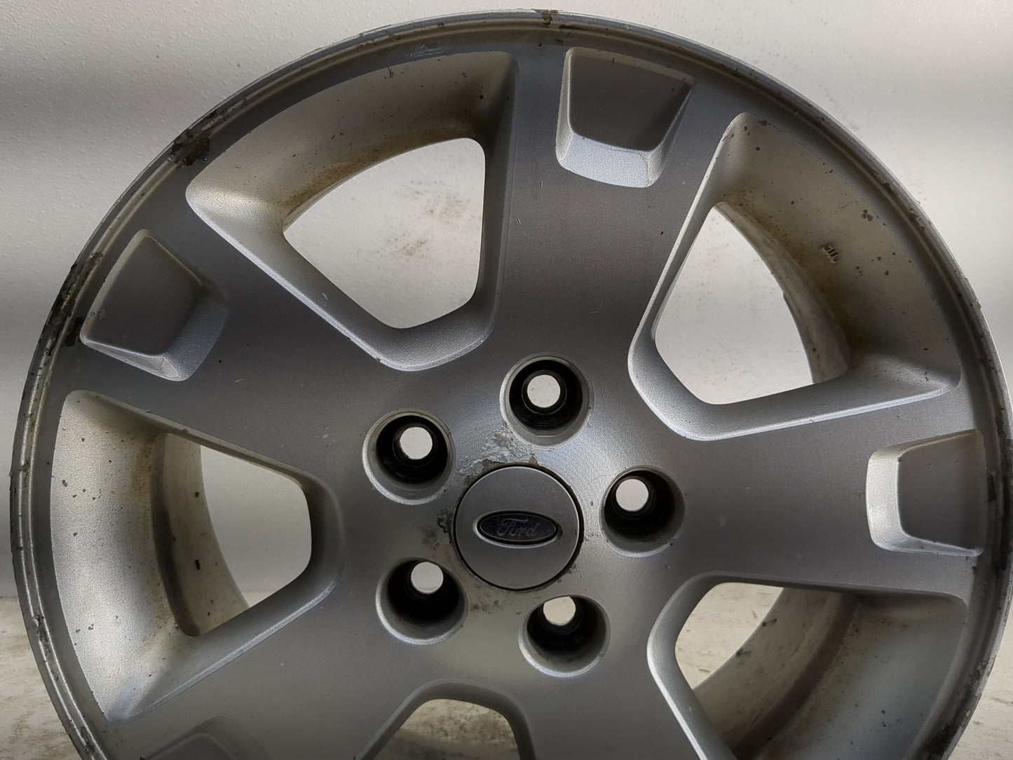 2002-2004 Ford Explorer Oem Wheel Rim - Oemusedautoparts1.com
