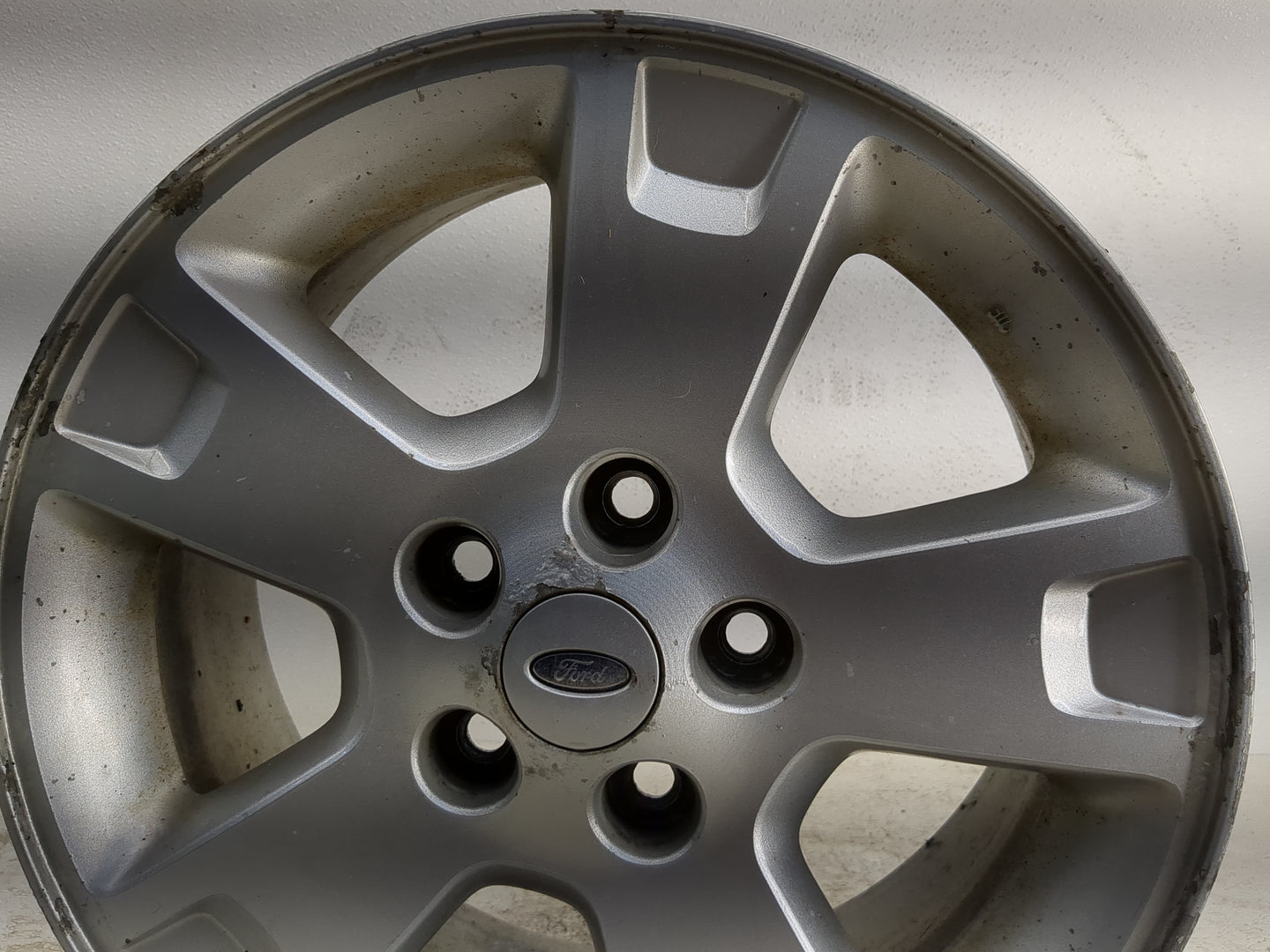 2002-2004 Ford Explorer Oem Wheel Rim - Oemusedautoparts1.com