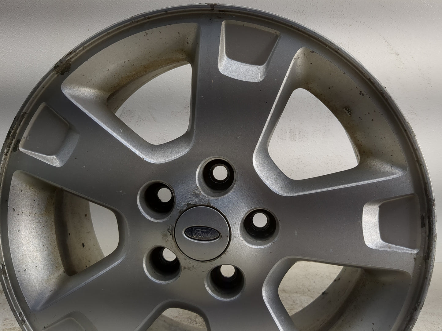 2002-2004 Ford Explorer Oem Wheel Rim - Oemusedautoparts1.com