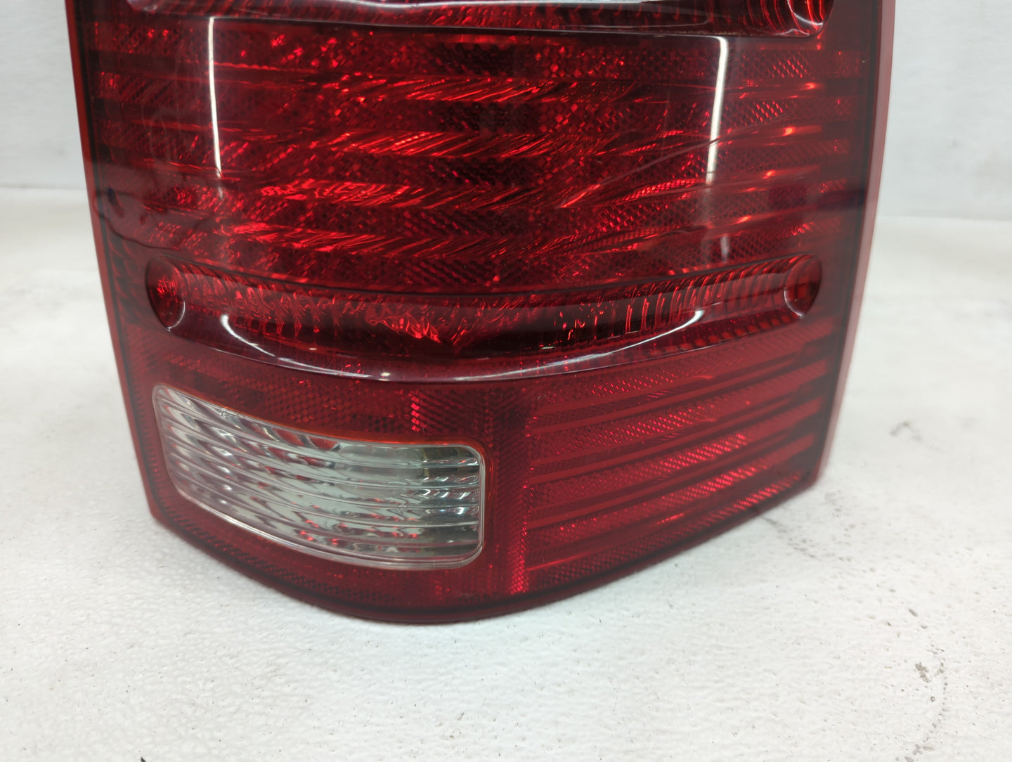 2002-2005 Ford Explorer Tail Light Assembly Passenger Right OEM P/N:1L2X-13B504-B Fits Fits 2002 2003 2004 2005 OEM Used Aut