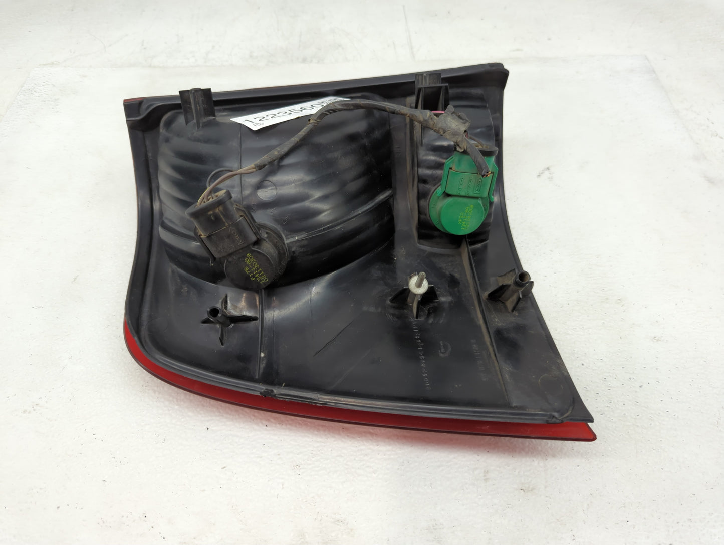 2002-2005 Ford Explorer Tail Light Assembly Passenger Right OEM P/N:1L2X-13B504-B Fits Fits 2002 2003 2004 2005 OEM Used Aut