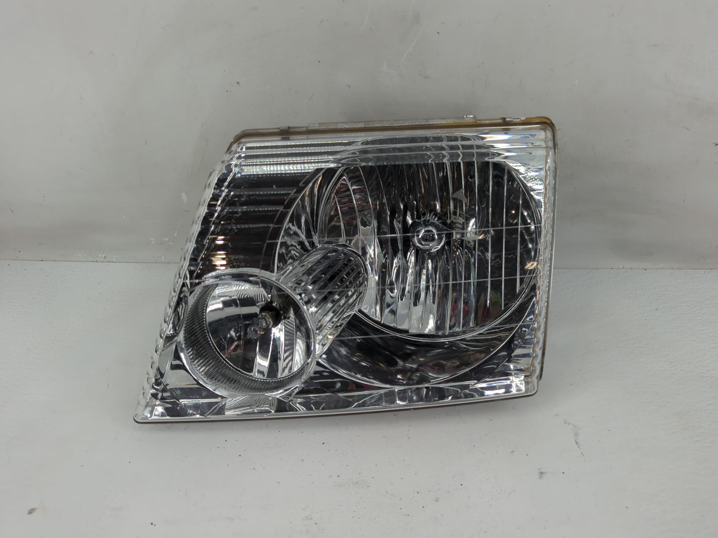 2002 Ford Explorer Tail Light Assembly Driver Left OEM P/N:1L2X-13006-A Fits OEM Used Auto Parts - Oemusedautoparts1.com