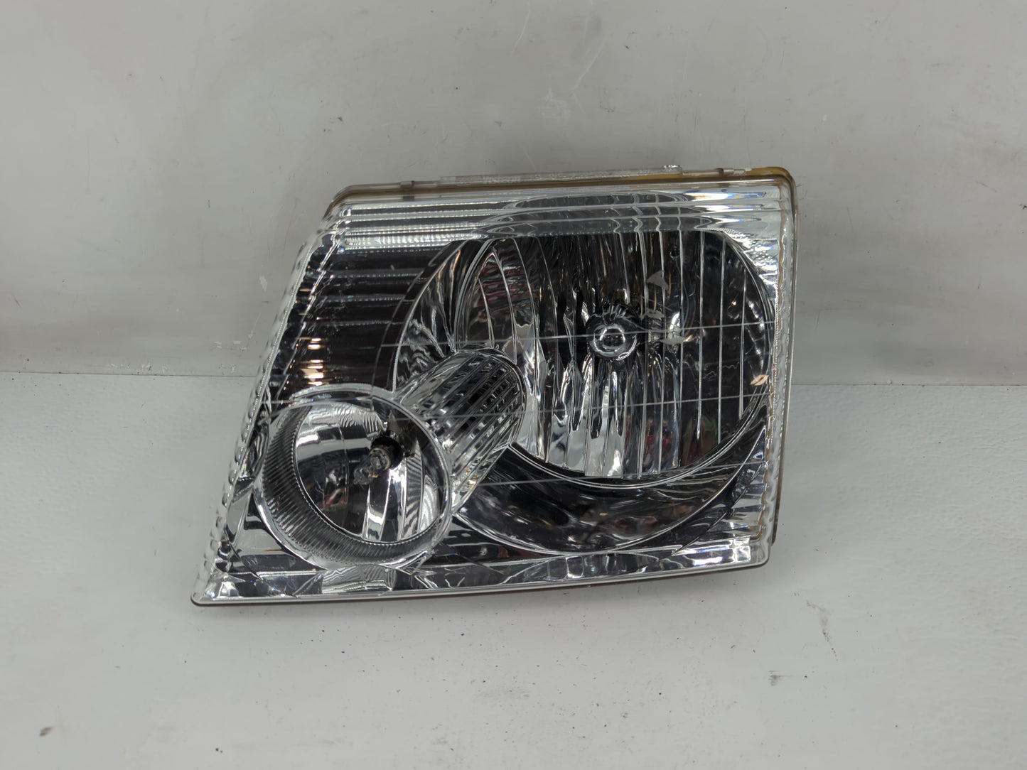 2002 Ford Explorer Tail Light Assembly Driver Left OEM P/N:1L2X-13006-A Fits OEM Used Auto Parts - Oemusedautoparts1.com