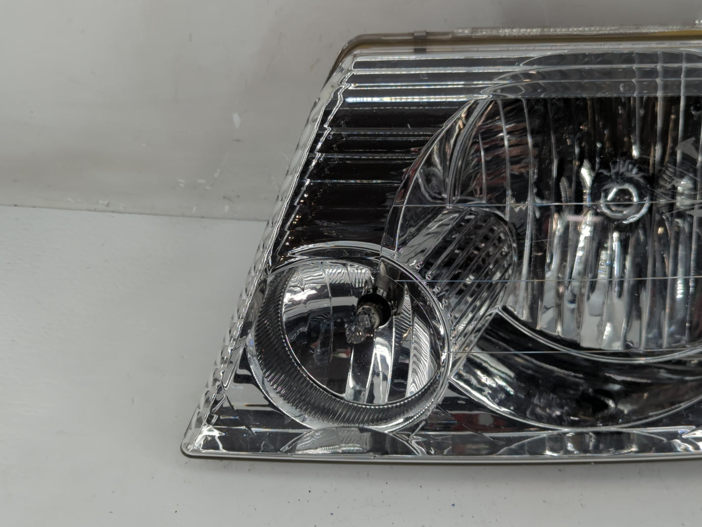 2002 Ford Explorer Tail Light Assembly Driver Left OEM P/N:1L2X-13006-A Fits OEM Used Auto Parts - Oemusedautoparts1.com