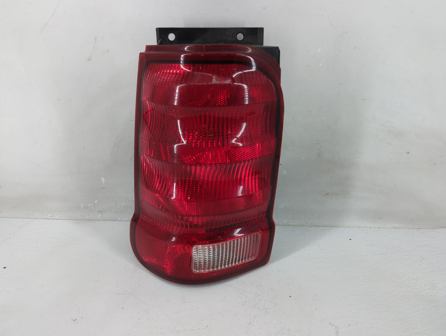 2001-2003 Ford Explorer Tail Light Assembly Driver Left OEM Fits Fits 2001 2002 2003 OEM Used Auto Parts - Oemusedautoparts1
