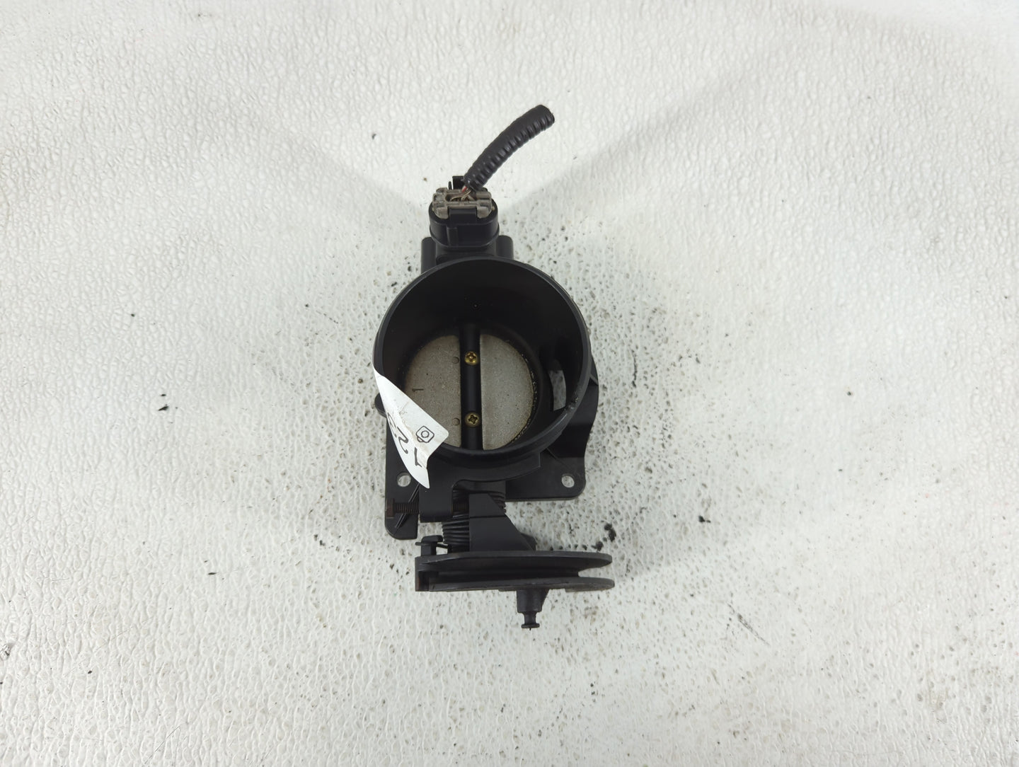 2002-2003 Ford Explorer Throttle Body P/N:1L2U-DB Fits Fits 2002 2003 OEM Used Auto Parts - Oemusedautoparts1.com