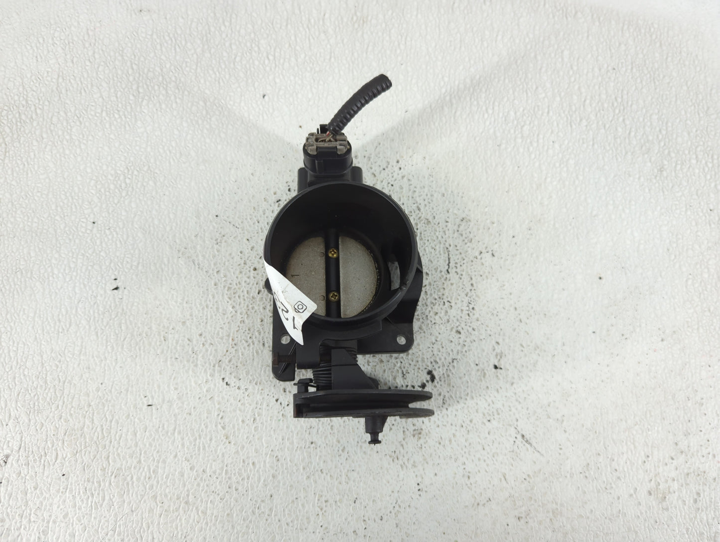 2002-2003 Ford Explorer Throttle Body P/N:1L2U-DB Fits Fits 2002 2003 OEM Used Auto Parts - Oemusedautoparts1.com