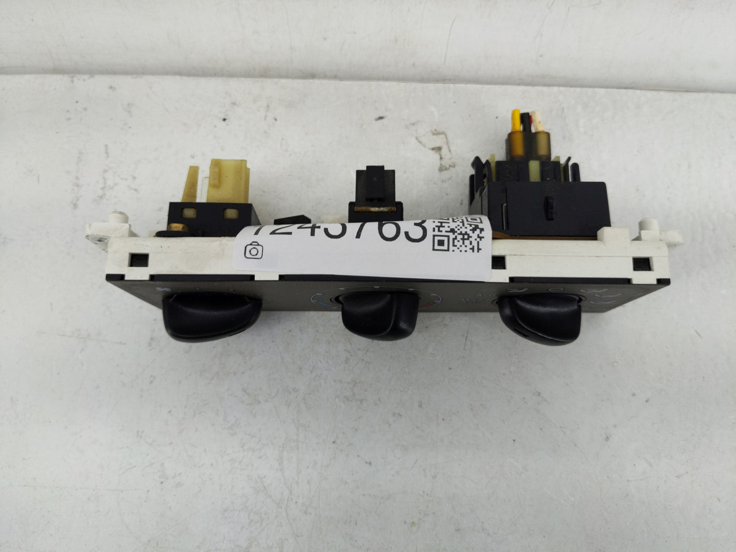 2001-2002 Ford Explorer Climate Control Module Temperature AC/Heater Replacement P/N:XL5H-19C733 Fits Fits 2001 2002 OEM Use