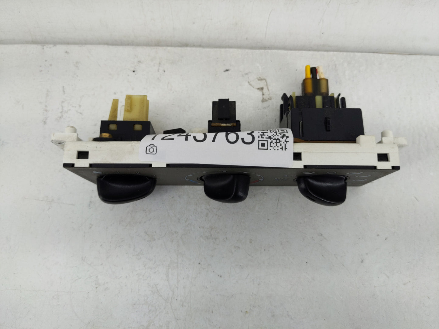 2001-2002 Ford Explorer Climate Control Module Temperature AC/Heater Replacement P/N:XL5H-19C733 Fits Fits 2001 2002 OEM Use