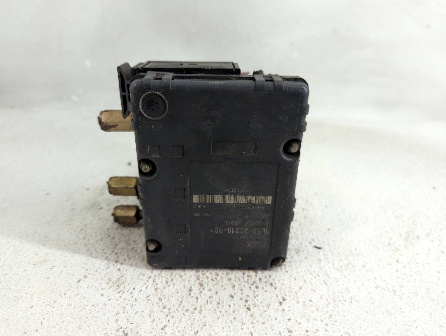 2001-2002 Ford Explorer ABS Pump Control Module Replacement P/N:1L5T-2C219-BC Fits Fits 2001 2002 OEM Used Auto Parts - Oemu