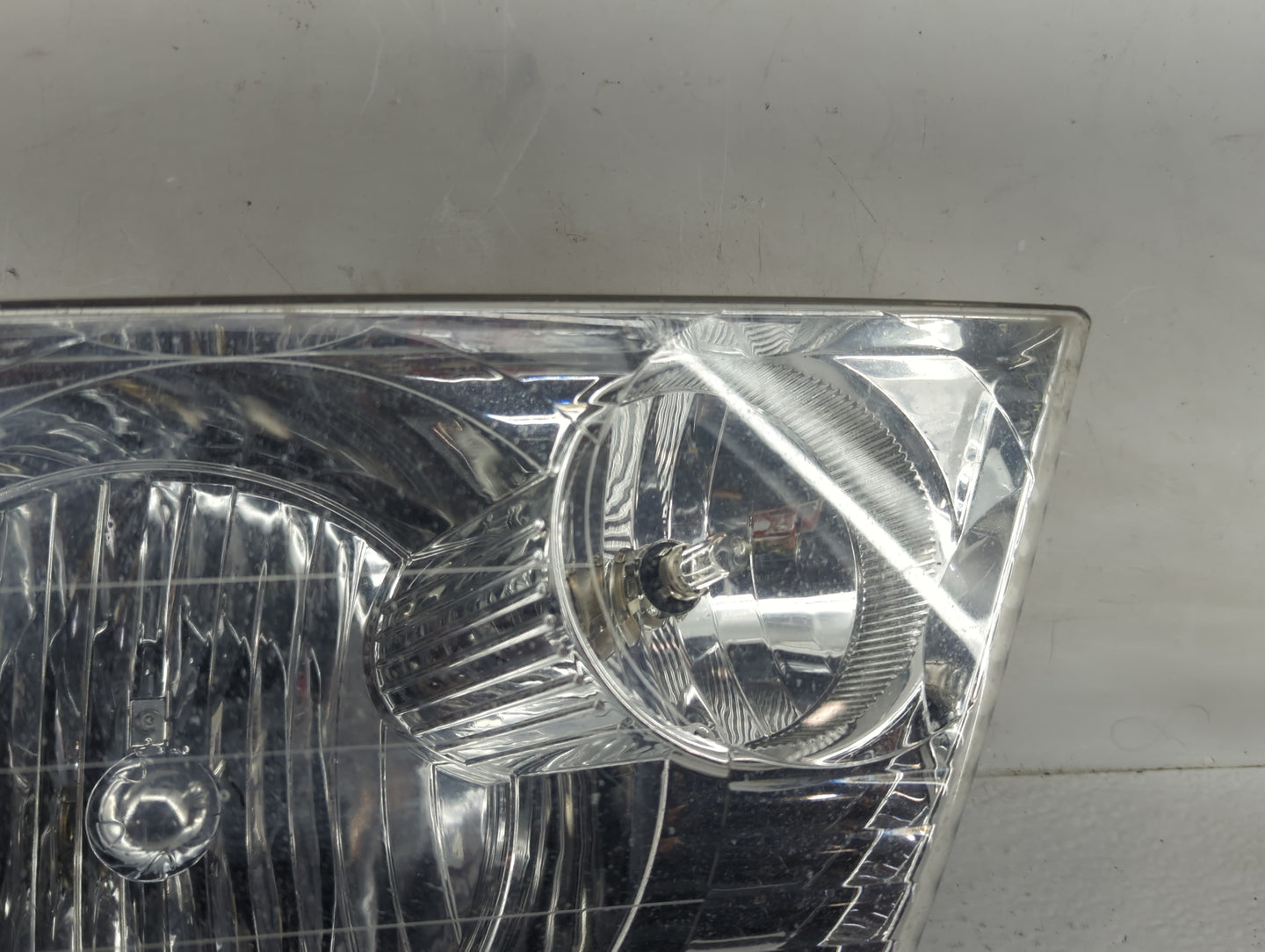 2002-2005 Ford Explorer Driver Left Oem Head Light Headlight Lamp - Oemusedautoparts1.com