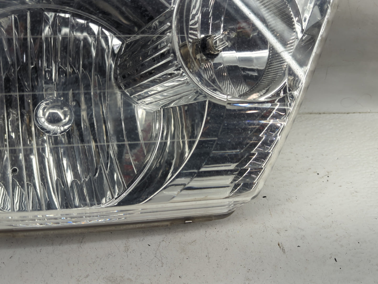 2002-2005 Ford Explorer Driver Left Oem Head Light Headlight Lamp - Oemusedautoparts1.com