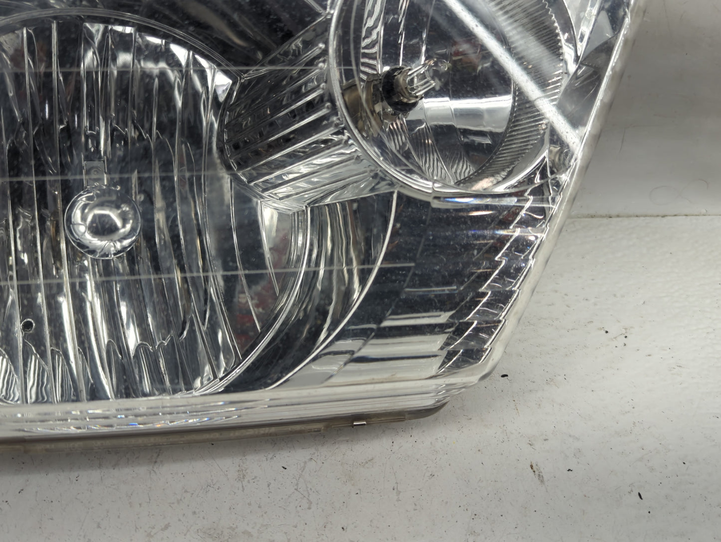 2002-2005 Ford Explorer Driver Left Oem Head Light Headlight Lamp - Oemusedautoparts1.com
