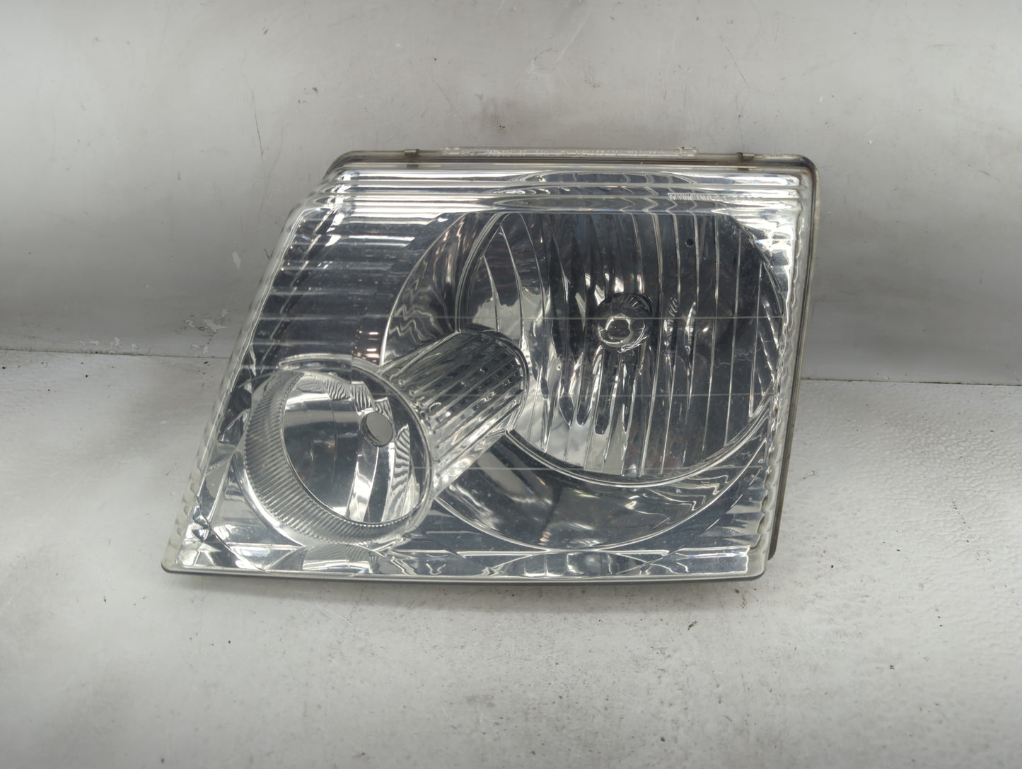 Ford Explorer Driver Left Oem Head Light Headlight Lamp - Oemusedautoparts1.com