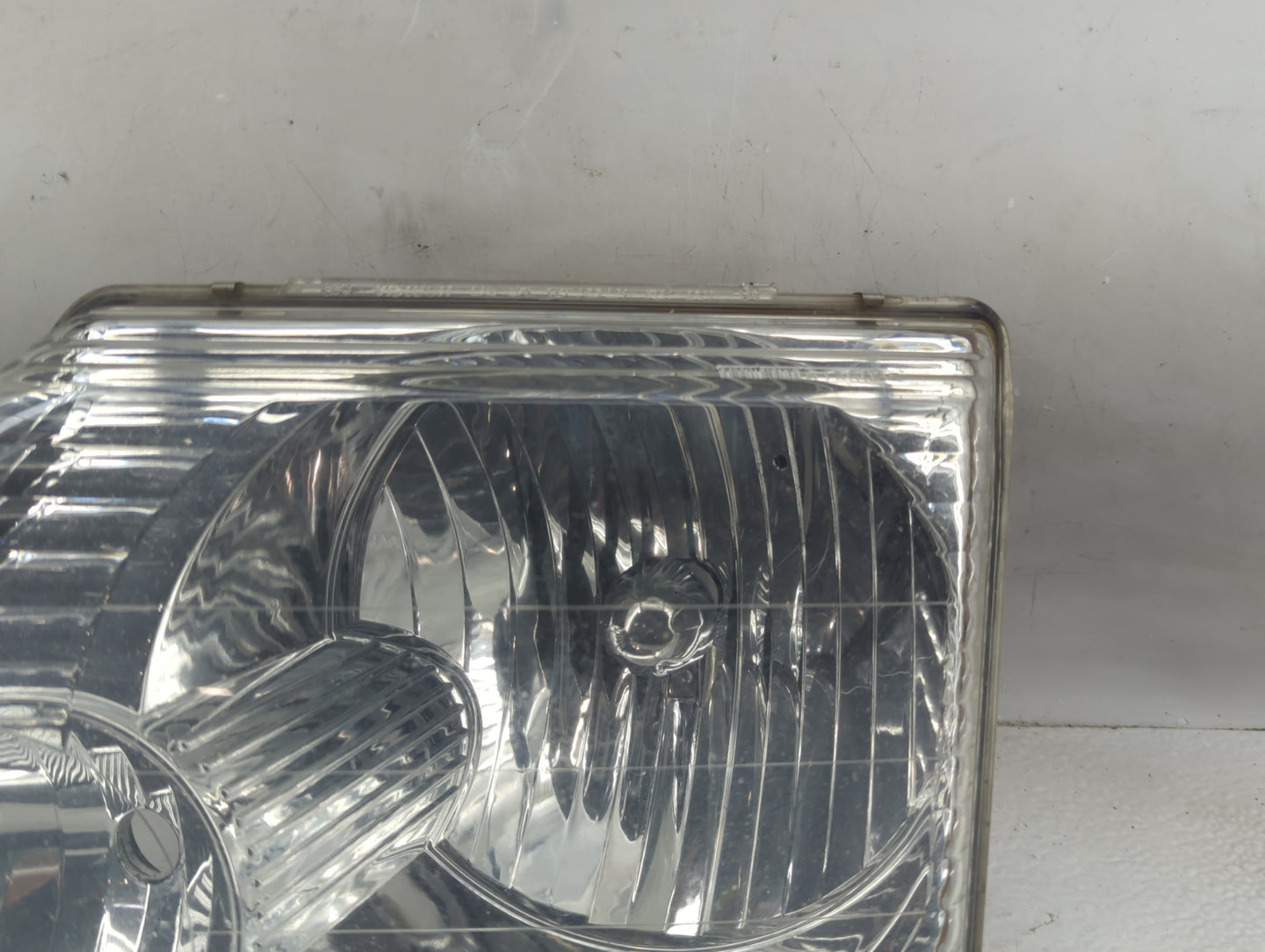 Ford Explorer Driver Left Oem Head Light Headlight Lamp - Oemusedautoparts1.com