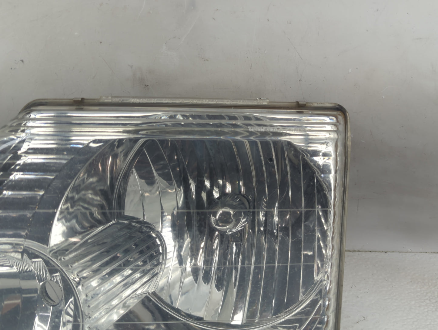 Ford Explorer Driver Left Oem Head Light Headlight Lamp - Oemusedautoparts1.com
