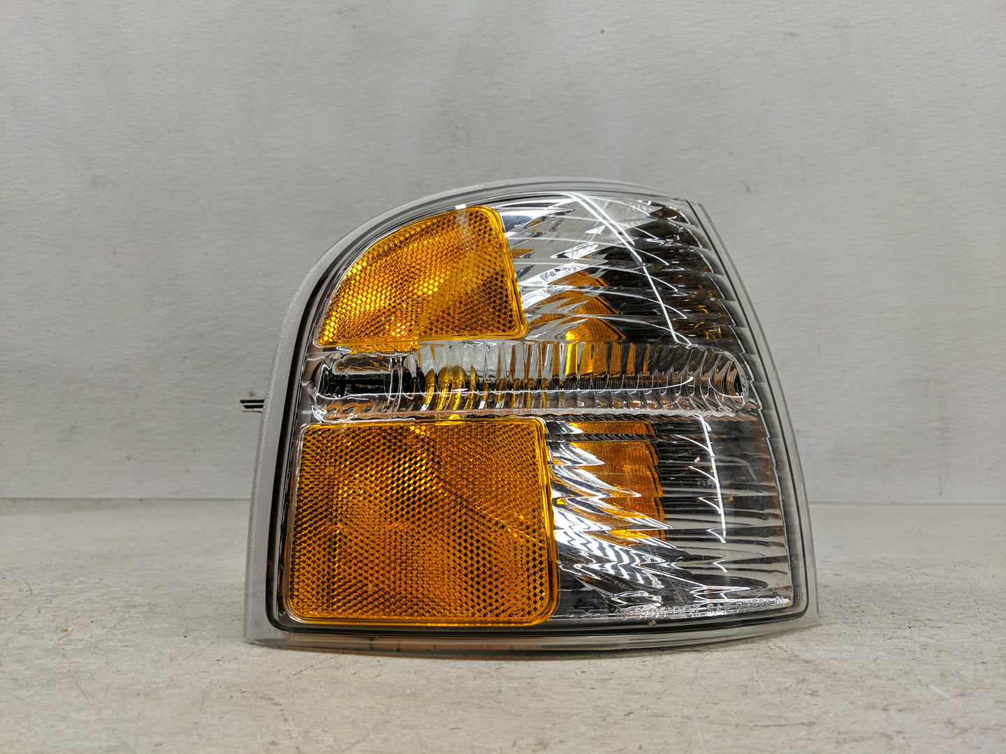 2002-2004 Ford Explorer Passenger Right Oem Front Light Lamp - Oemusedautoparts1.com