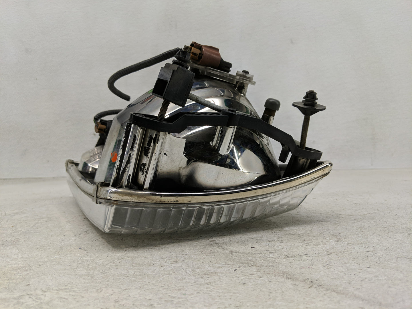 2002-2005 Ford Explorer Passenger Right Oem Head Light Headlight Lamp - Oemusedautoparts1.com
