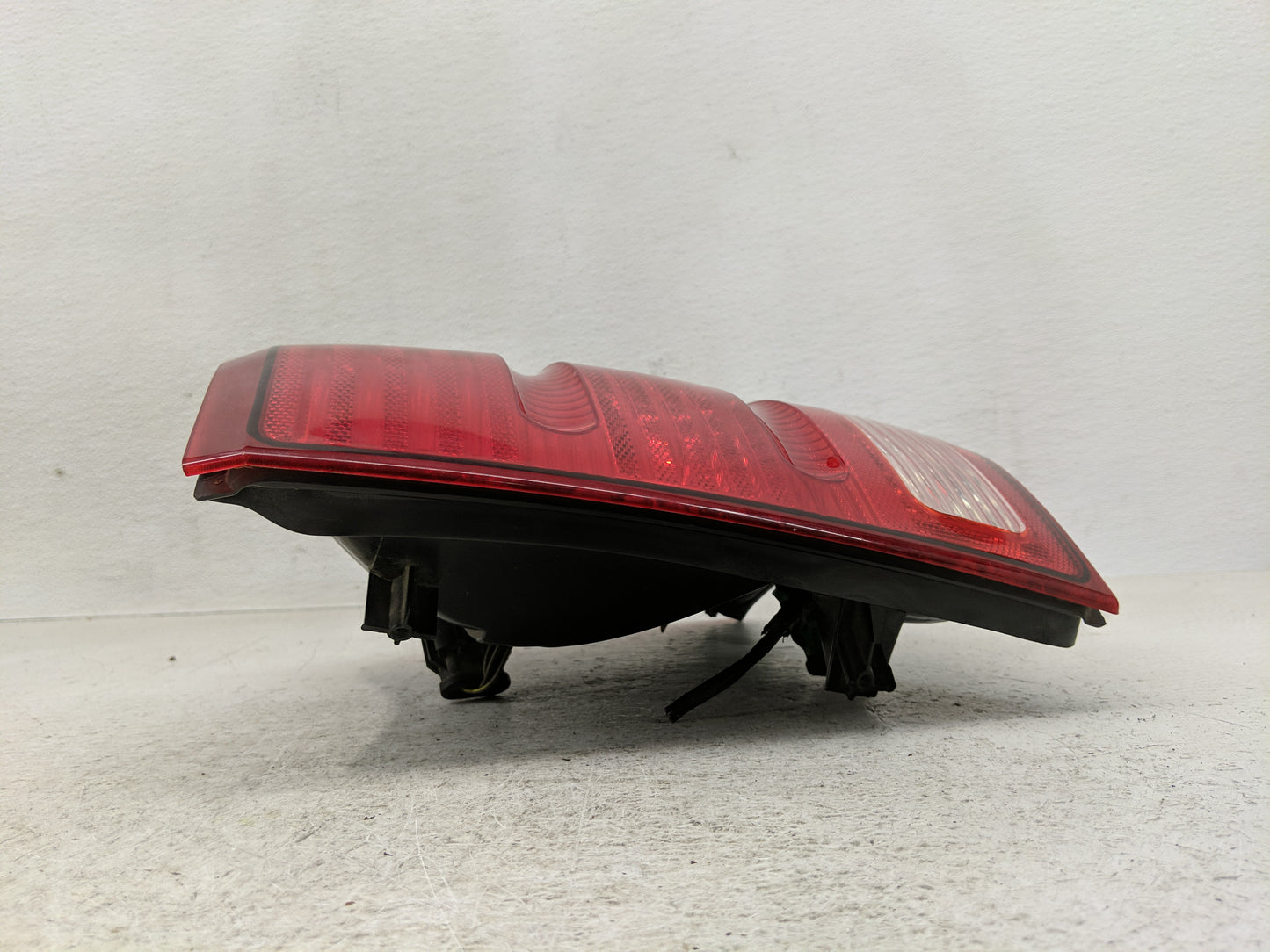 2002-2005 Ford Explorer Tail Light Assembly Passenger Right OEM P/N:1L2X-138504-B Fits Fits 2002 2003 2004 2005 OEM Used Aut
