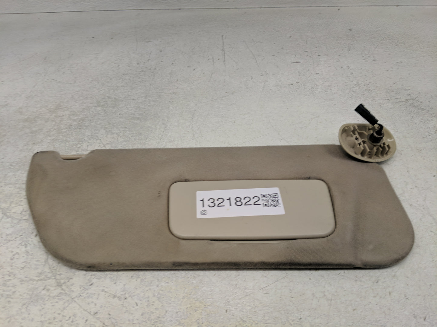 2001-2005 Ford Explorer Sun Visor Shade Replacement Passenger Right Mirror Fits Fits 2001 2002 2003 2004 2005 OEM Used Auto 