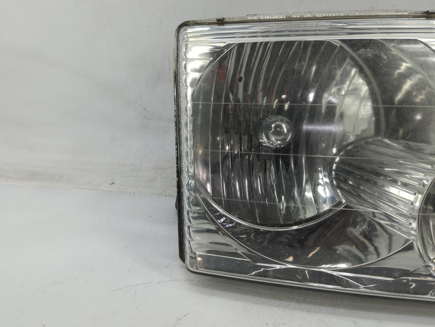Ford Explorer Passenger Right Oem Head Light Headlight Lamp - Oemusedautoparts1.com