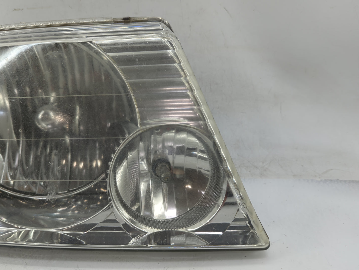 Ford Explorer Passenger Right Oem Head Light Headlight Lamp - Oemusedautoparts1.com