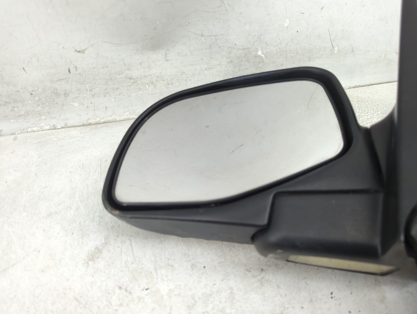 1998-2003 Ford Explorer Driver Side View Mirror - Left Door Mirror OEM Used - Oemusedautoparts1.com