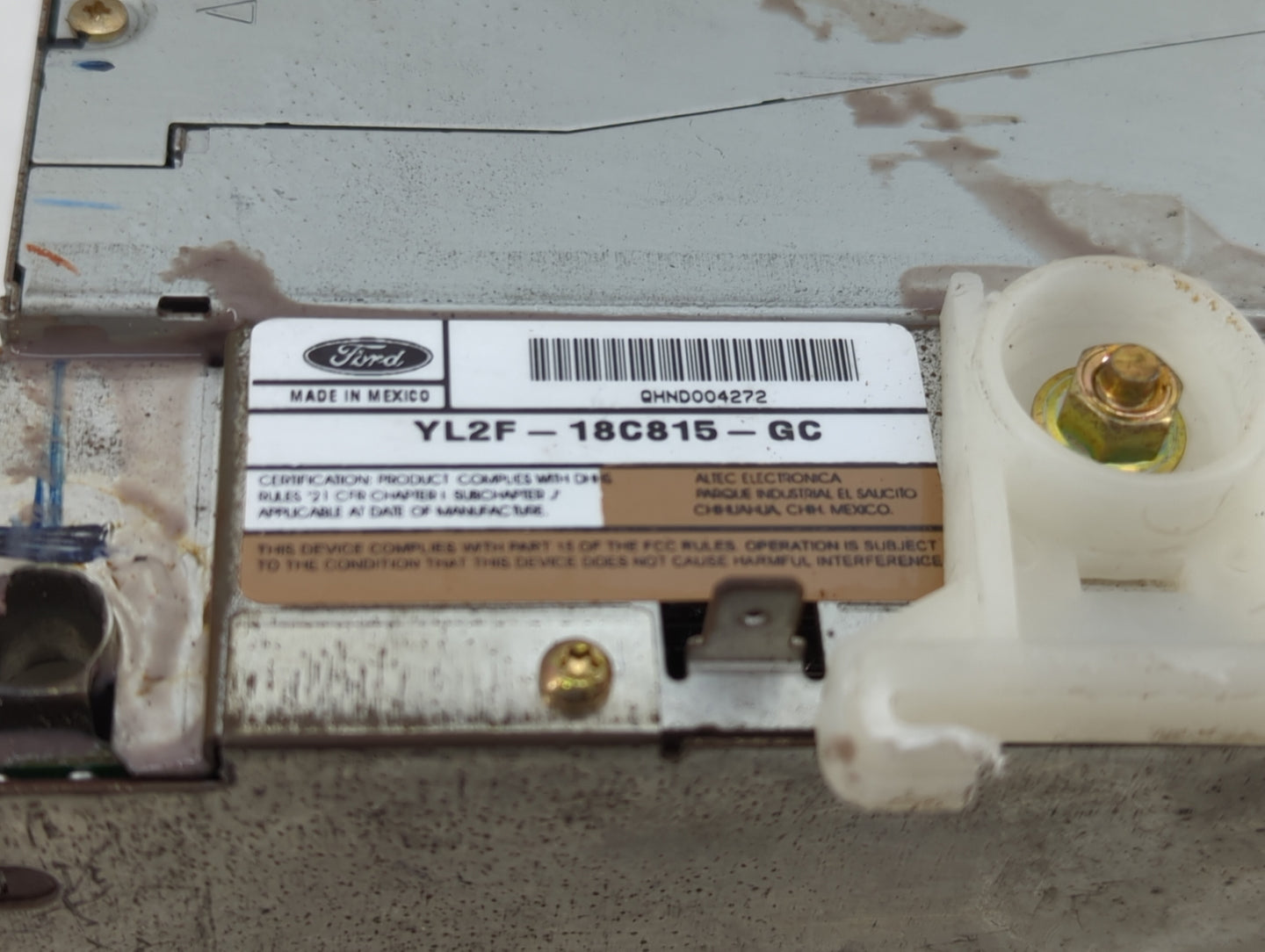 2001-2002 Ford Explorer Radio AM FM Cd Player Receiver Replacement P/N:YL2F-18C815-GC Fits Fits 2001 2002 OEM Used Auto Part