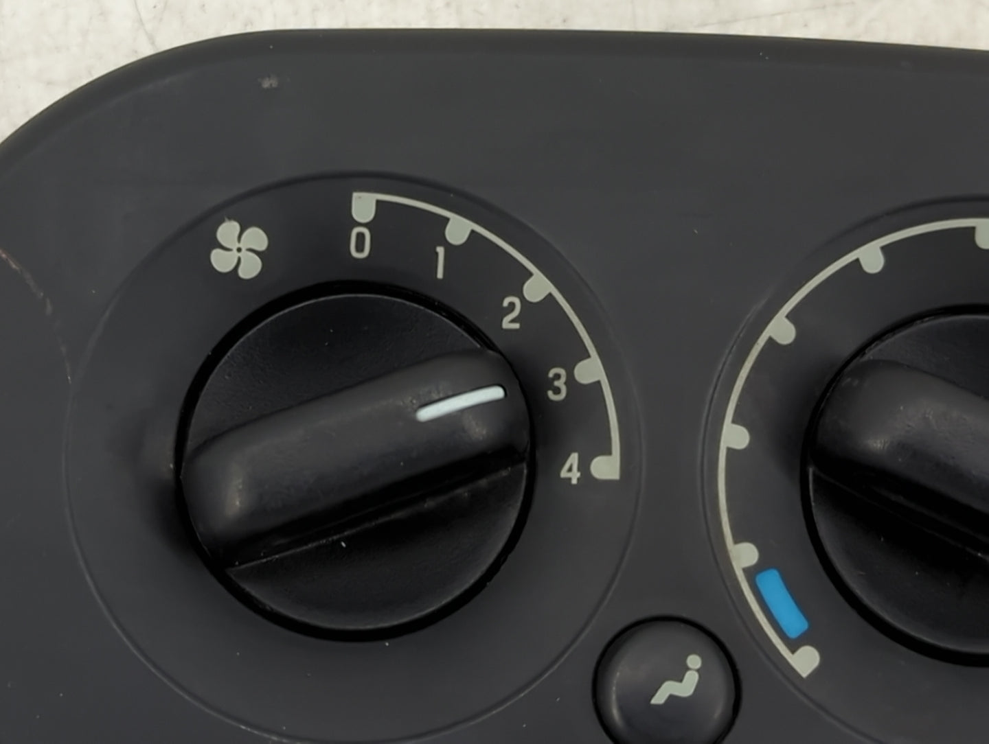 2002-2005 Ford Explorer Climate Control Module Temperature AC/Heater Replacement Fits Fits 2002 2003 2004 2005 OEM Used Auto