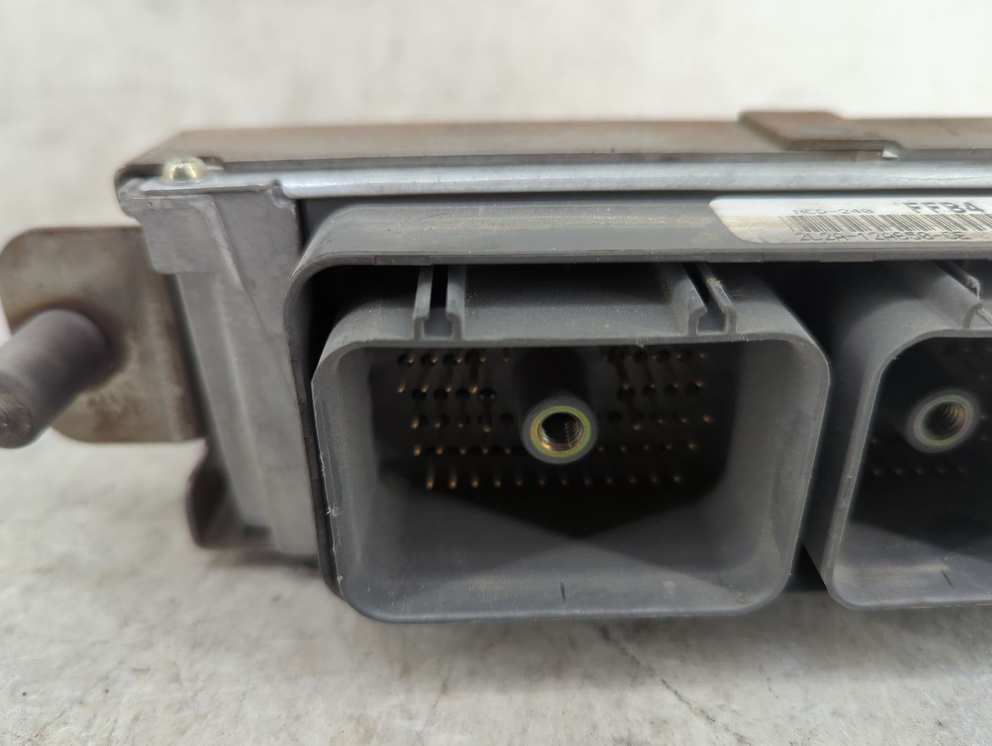 2002 Ford Explorer PCM Engine Control Computer ECU ECM PCU OEM P/N:2L2A-12A650-CE Fits OEM Used Auto Parts - Oemusedautopart