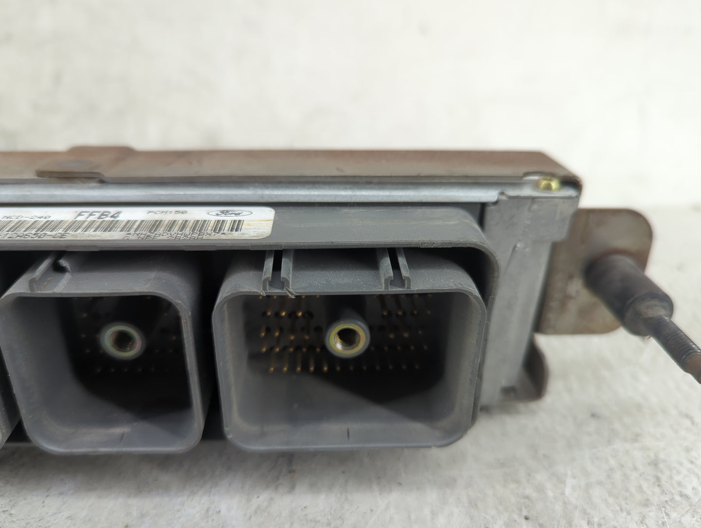 2002 Ford Explorer PCM Engine Control Computer ECU ECM PCU OEM P/N:2L2A-12A650-CE Fits OEM Used Auto Parts - Oemusedautopart
