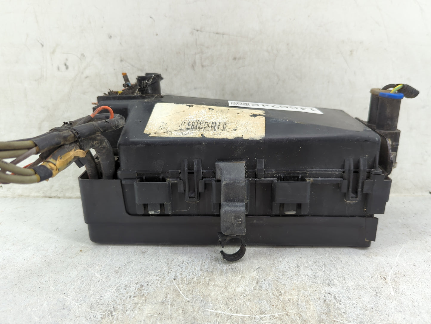 2002 Ford Explorer Fusebox Fuse Box Panel Relay Module P/N:U15201270203218 Fits OEM Used Auto Parts - Oemusedautoparts1.com