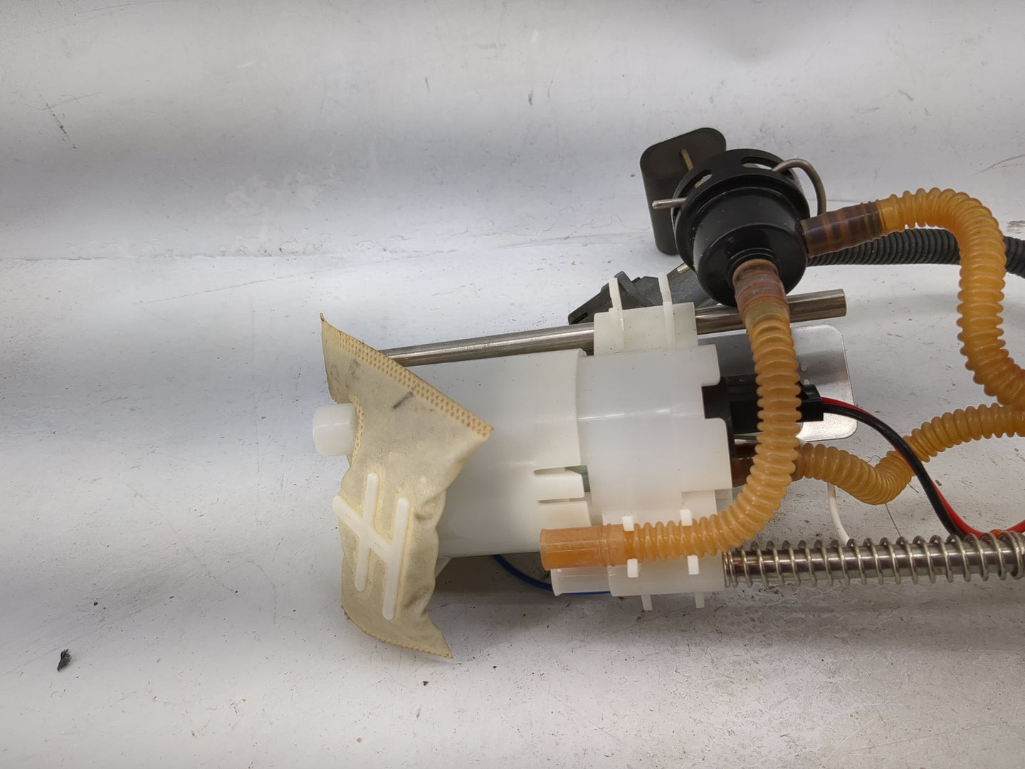 2002-2003 Ford Explorer Electrical Gas Fuel Pump Assembly - Oemusedautoparts1.com