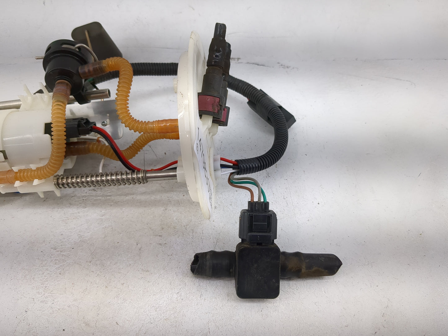2002-2003 Ford Explorer Electrical Gas Fuel Pump Assembly - Oemusedautoparts1.com