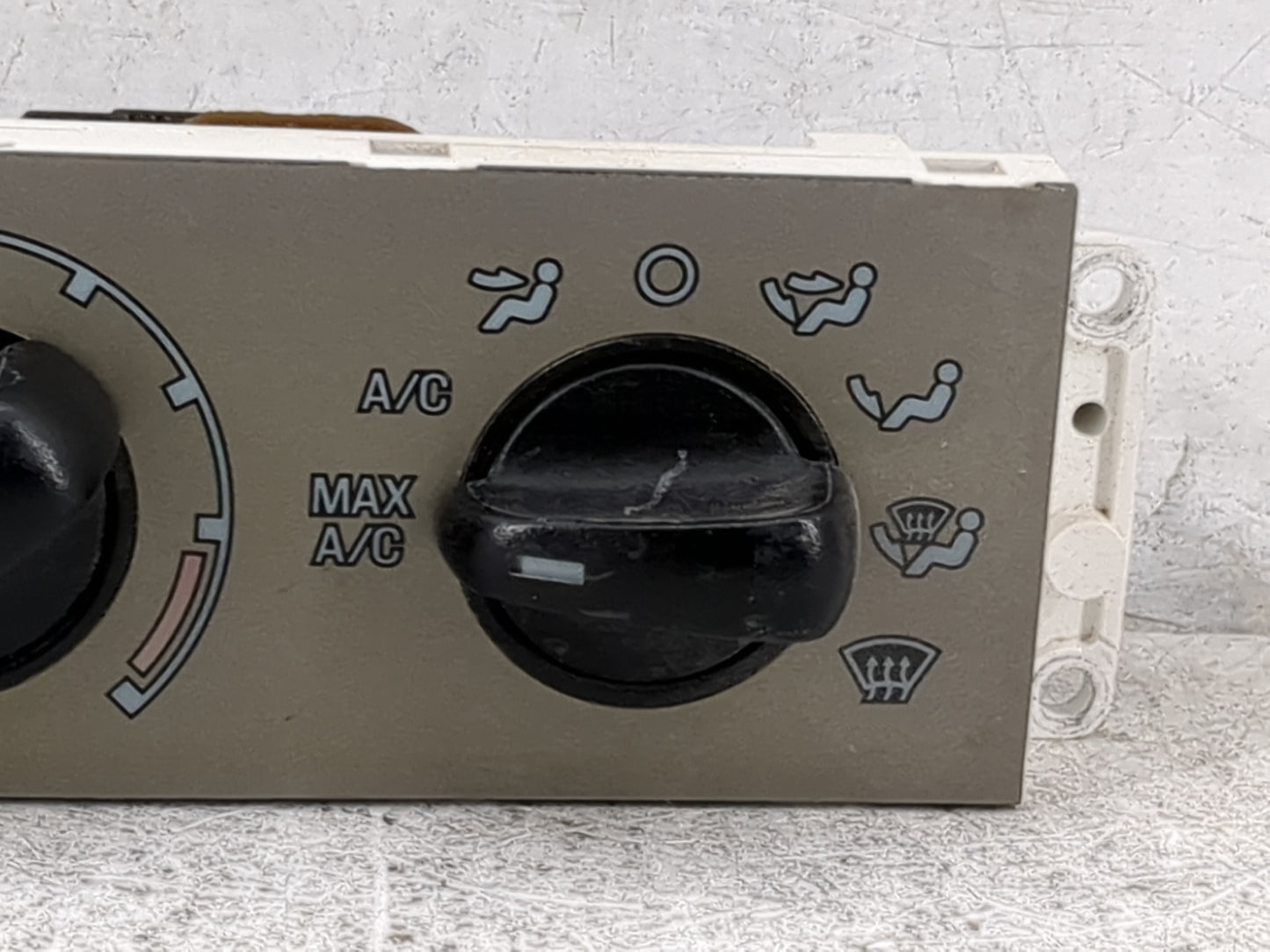 2002 Ford Explorer Climate Control Module Temperature AC/Heater Replacement Fits OEM Used Auto Parts - Oemusedautoparts1.com