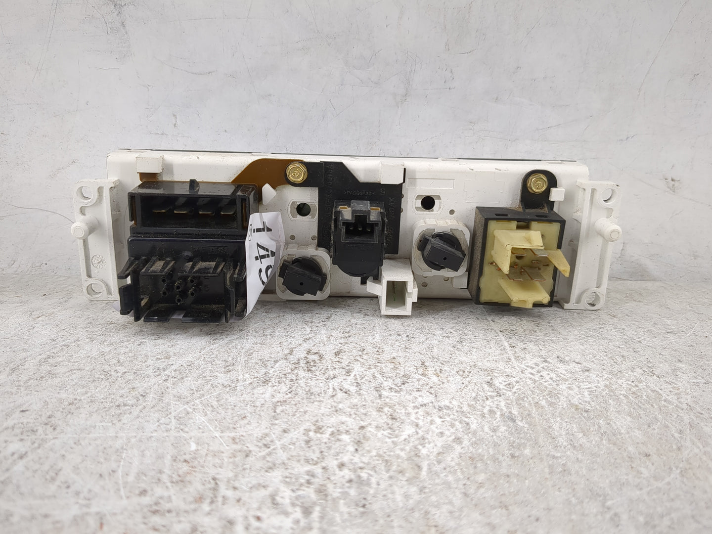 2002 Ford Explorer Climate Control Module Temperature AC/Heater Replacement Fits OEM Used Auto Parts - Oemusedautoparts1.com