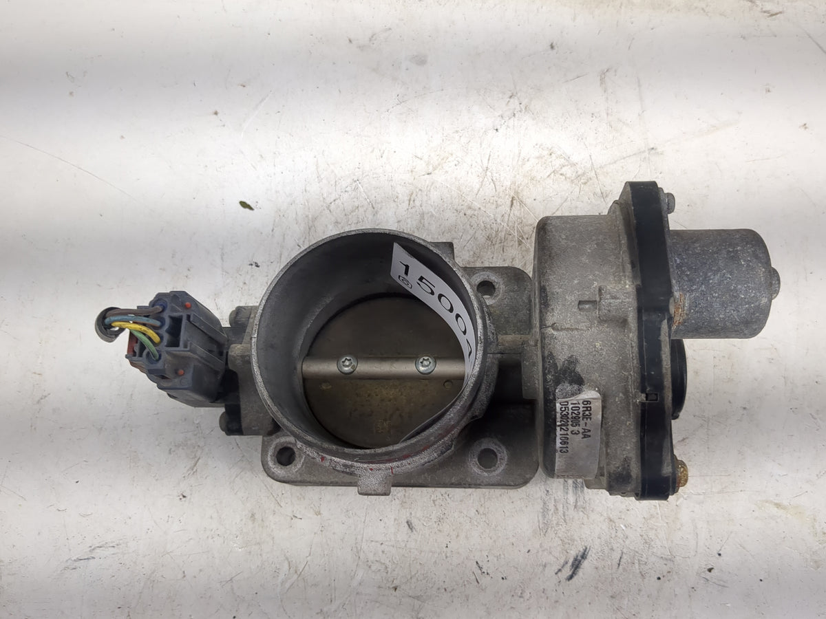 2002 Ford Explorer Throttle Body P/N:6R3E-AA 1L2U-9E926-BC Fits OEM Used Auto Parts - Oemusedautoparts1.com