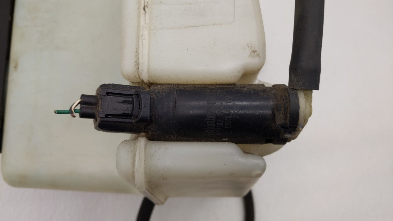 2002-2005 Ford Explorer Radiator Coolant Overflow Expansion Tank Bottle - Oemusedautoparts1.com