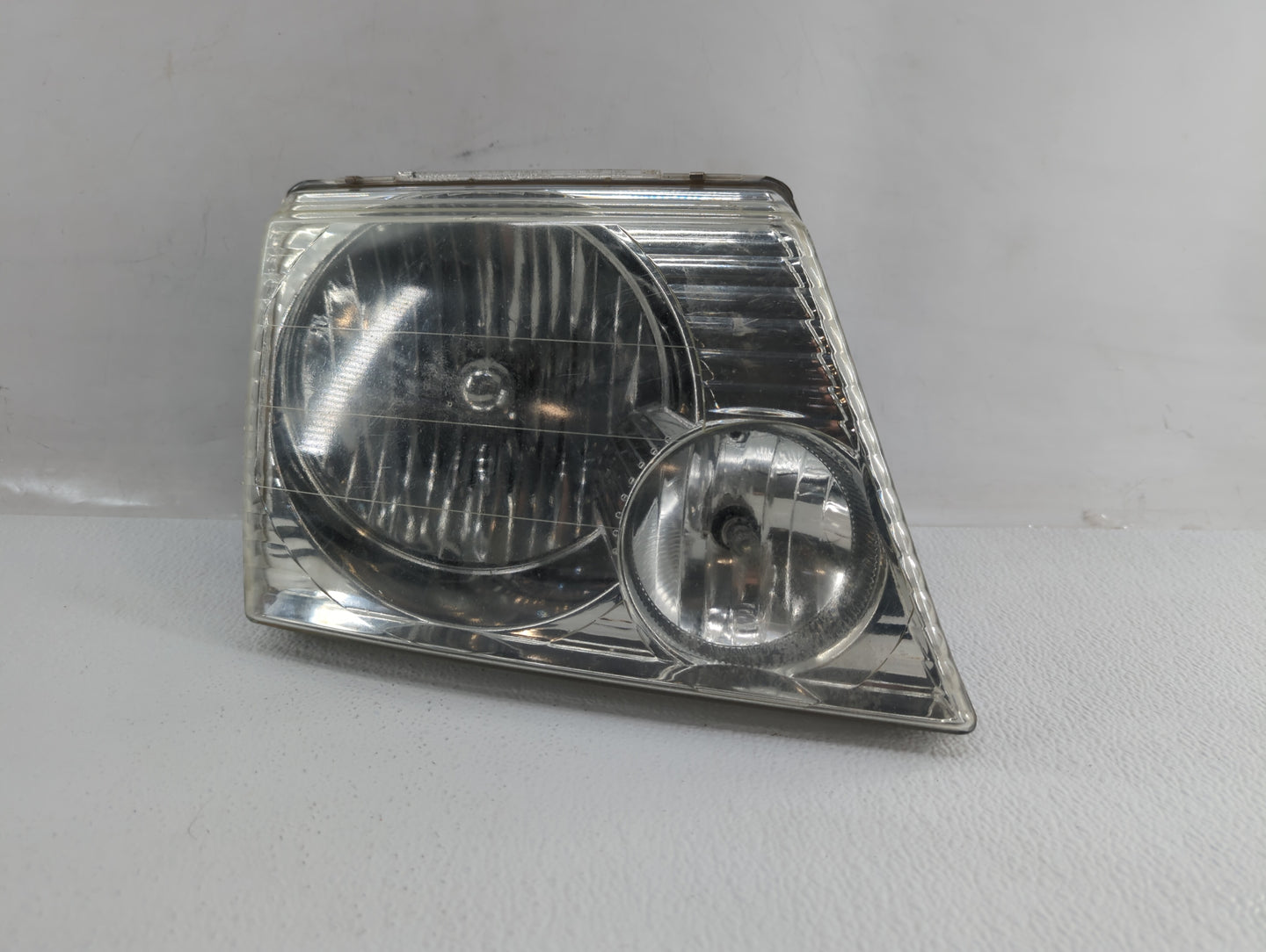 2002-2005 Ford Explorer Passenger Right Oem Head Light Headlight Lamp - Oemusedautoparts1.com
